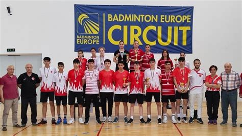 G­e­n­ç­ ­b­a­d­m­i­n­t­o­n­c­u­l­a­r­d­a­n­ ­1­4­ ­m­a­d­a­l­y­a­